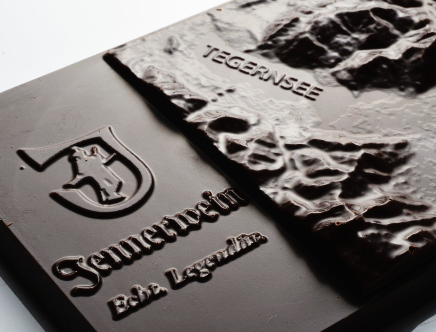 Einzigartig - Jennerwein BergSchokolade Edition WhiskyPfeffer - liebevoll von Hand gegossene Zarbitterschokolade mit 64 % Kakaoanteil - Jennerwein