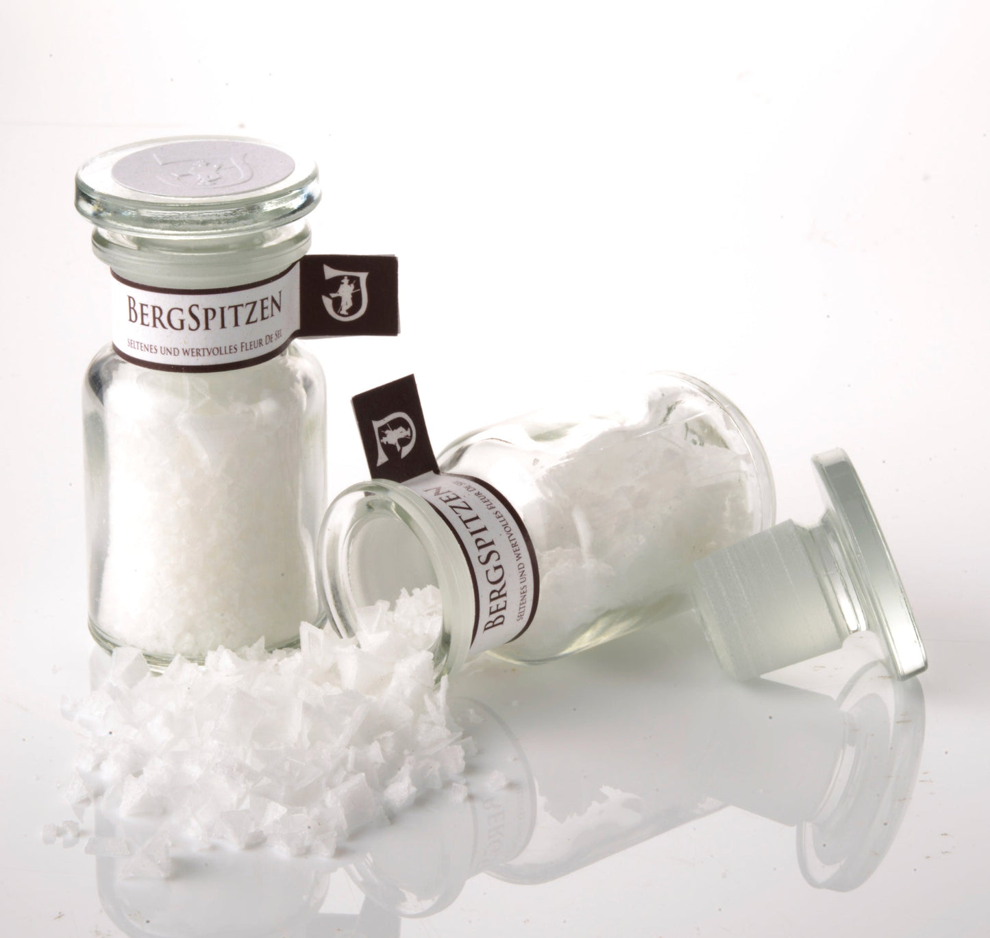 Jennerwein BergSpitzen | in hochwertigem Apothekerglas  - 25 g - Seltenes und wertvolles Fleur de Sel – Exklusives Fingersalz - Jennerwein